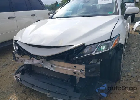 2018 Toyota Camry Le из США, поврежденный, VIN 4T1B11HK4JU090941